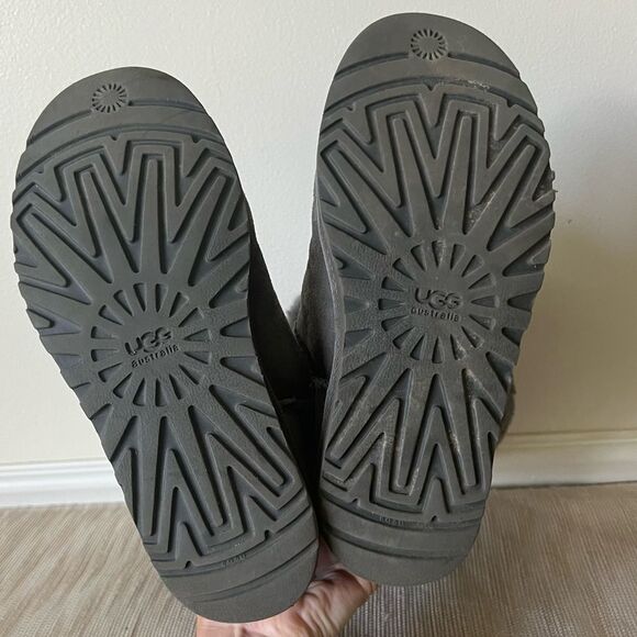 UGG Australia Grey Boots S/N 5815 Leather Genuine Sheepskin Classic Tall US  W6 - Picture 7 of 14